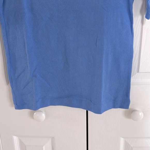 *LIKE NEW* LOFT Women's Periwinkle Ribbed Crew Neck Longer Sleeved Tee - Size M - Picture 4 of 8